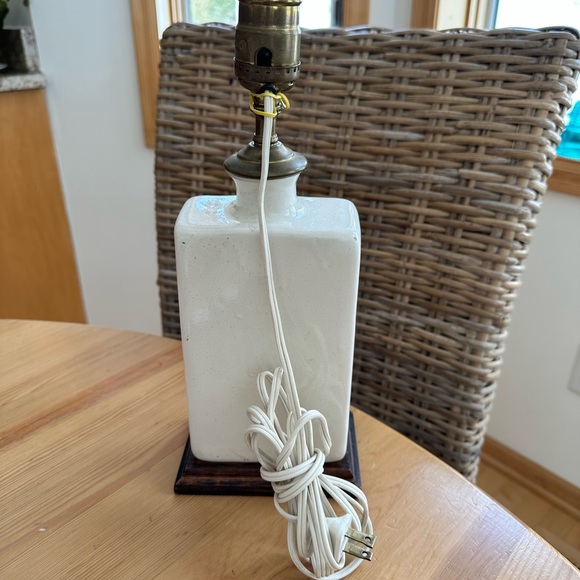 Delft Blue Gin Bottle Lamp.  Works! - Picture 3 of 10